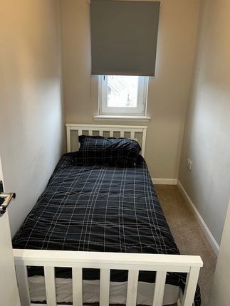 End terrace house to rent in Moreland Place, Stirling