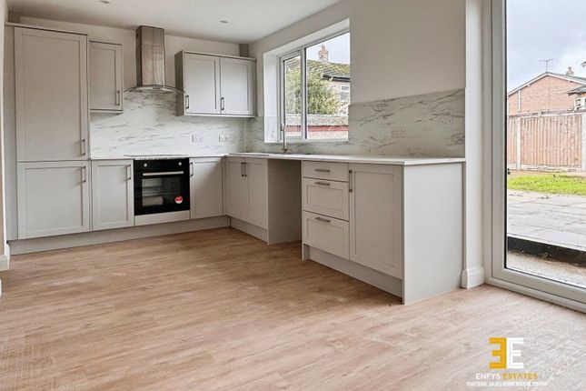 5, Pendyffryn, Llandudno Junction photo 2