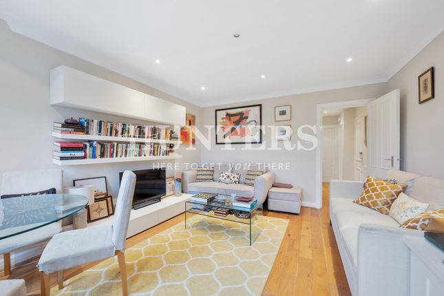 Flat for sale in Greencroft Gardens, London