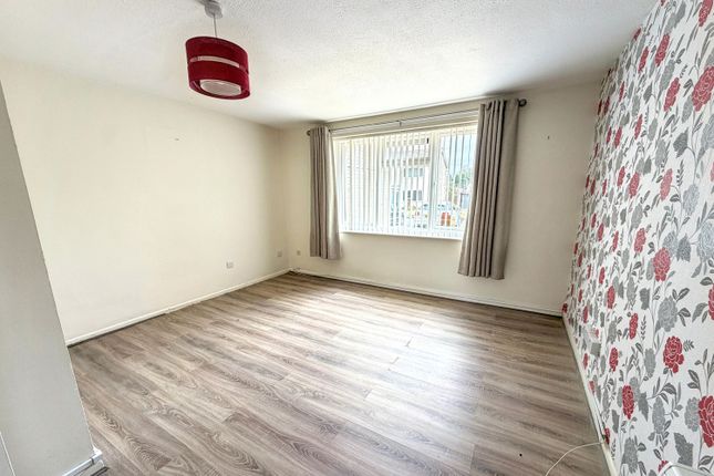 Flat 45 Pound Close, Chippenham photo 3