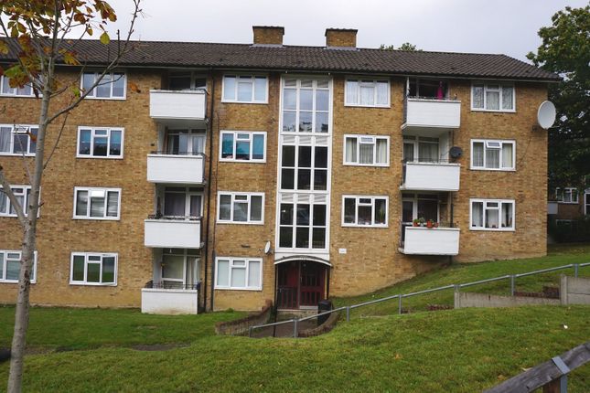 Thumbnail Flat for sale in York Way, Chessington, Surrey.