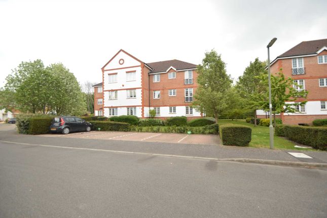 Thumbnail Flat for sale in Meadow View, Chertsey