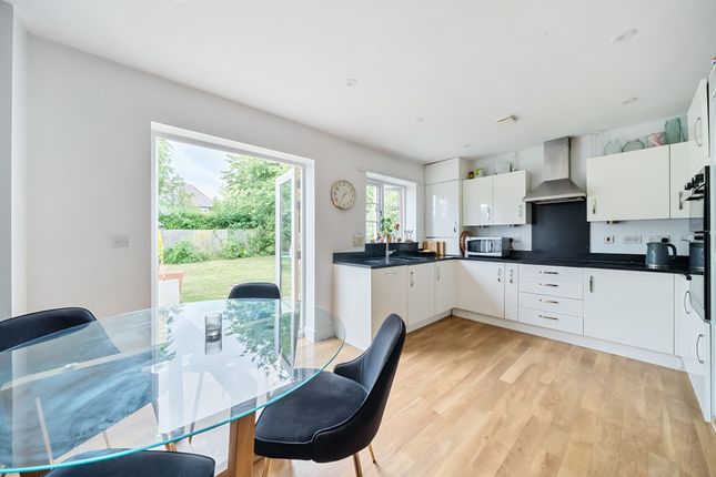 8 Taylors Yard, Winchester photo 3