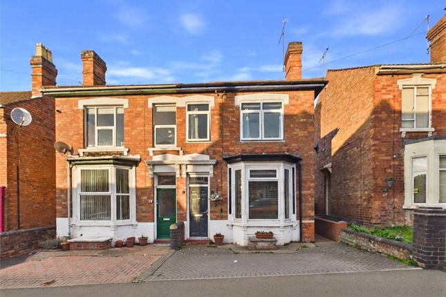 2-bed terraced on Tunnel Hill, Worcestershire, £250,000