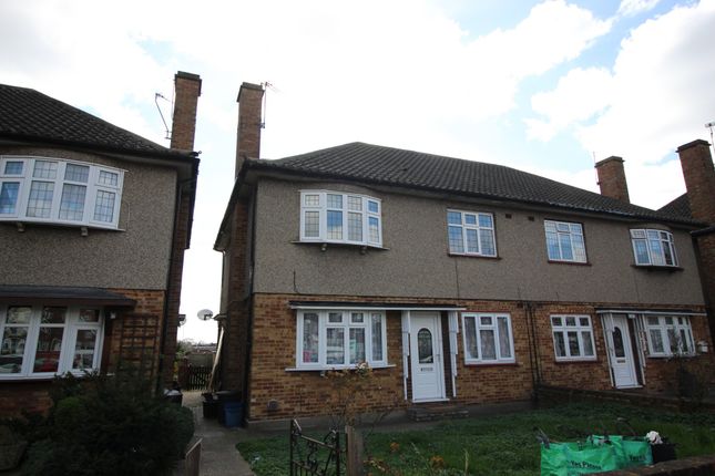 Maisonette to rent in Eastern Avenue, Ilford, Essex