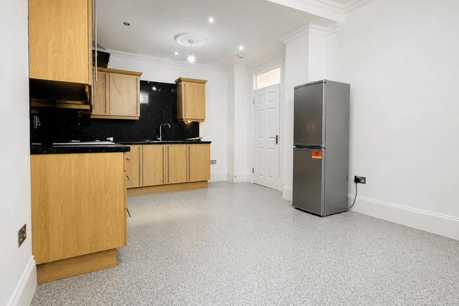 Flat 9 Tate House,, Manse Road, London photo 2