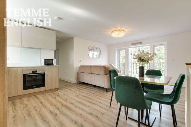 13 Flemings Farm Close, Wickford photo 4
