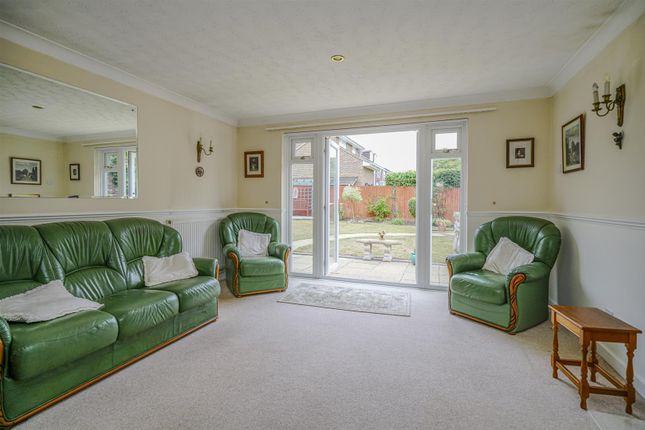 10, Hillfield Road, Hemel Hempstead photo 3