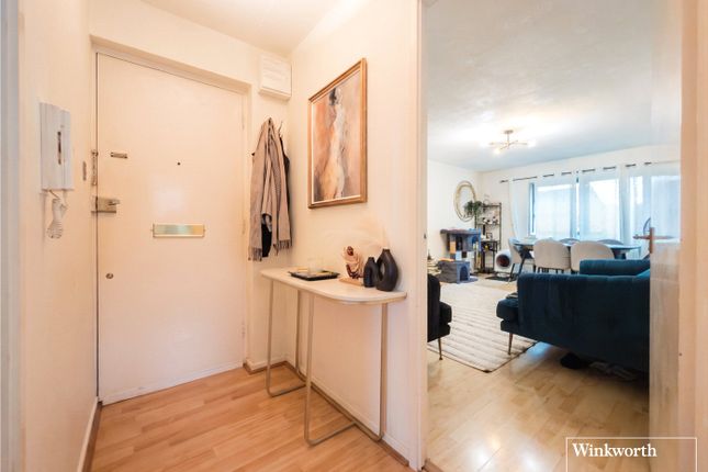 41, Wheatley Close, London photo 3