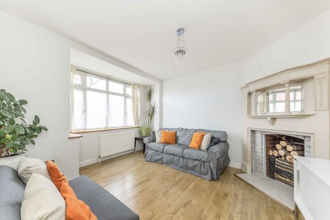 92, Leithcote Gardens, London photo 3