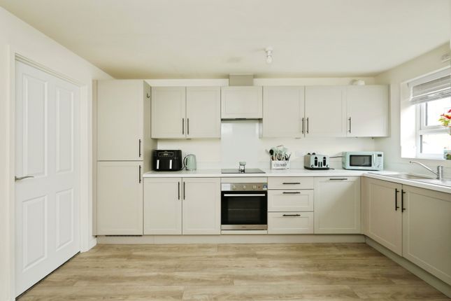 19, Sandpiper Drive, Doncaster photo 4