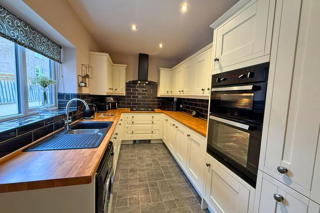 25, Oak Road, Scarborough photo 2