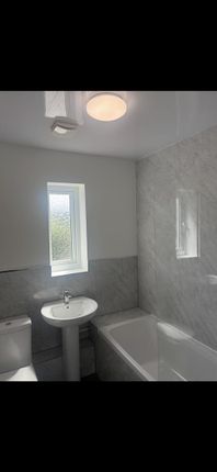 18, Crosslee Road, Manchester photo 4