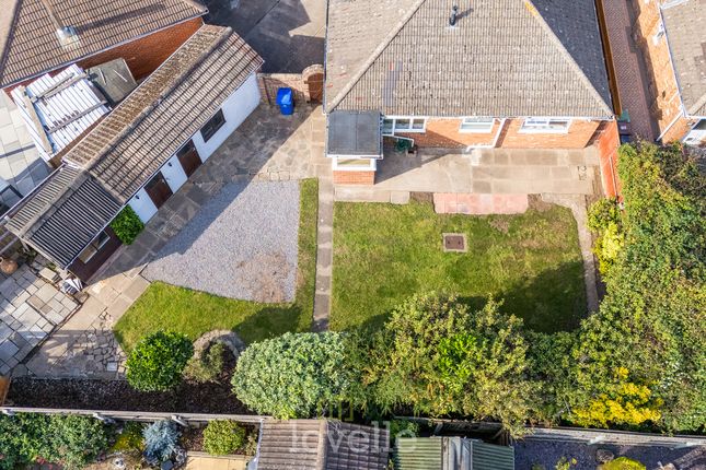 27, Queen Elizabeth Road, Humberston photo 4
