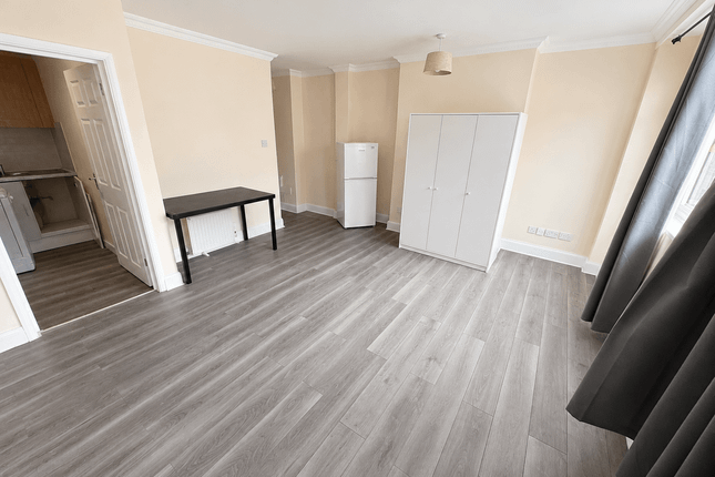 156b High Street, HOUNSLOW photo 2