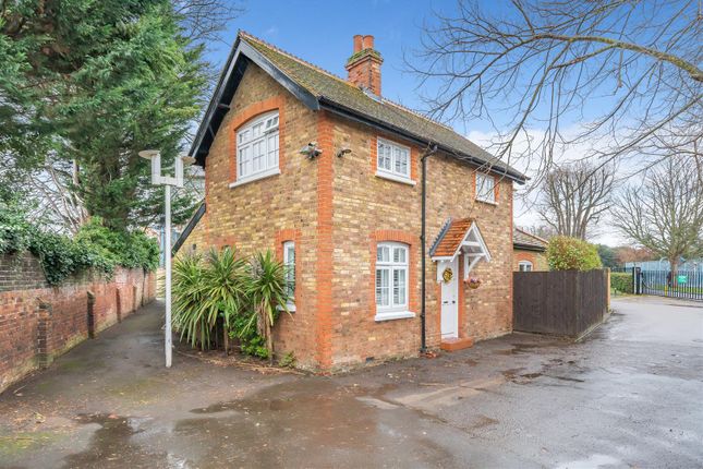 Thumbnail Cottage for sale in Old Watercress Walk, Carshalton
