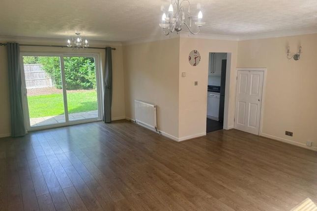5 Brandon Close, Camberley, Camberley photo 2