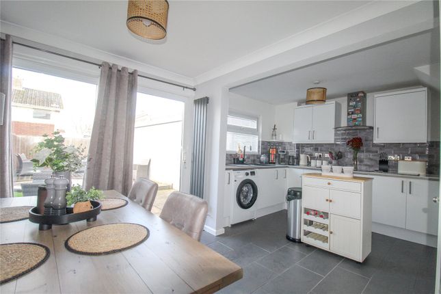 18, Westmead Crescent, Wiltshire photo 4