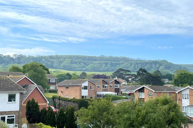 7, Silver Trees, Shanklin photo 2