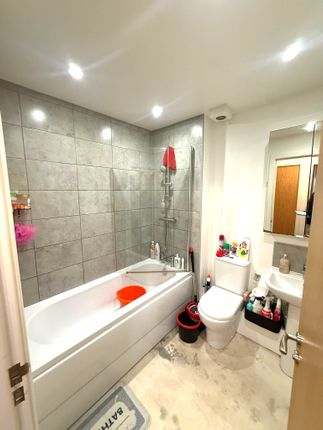 Flat 22 The Abode, 387, York Road, Leeds photo 5