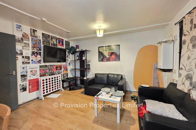Regent Terrace, Hyde Park photo 3