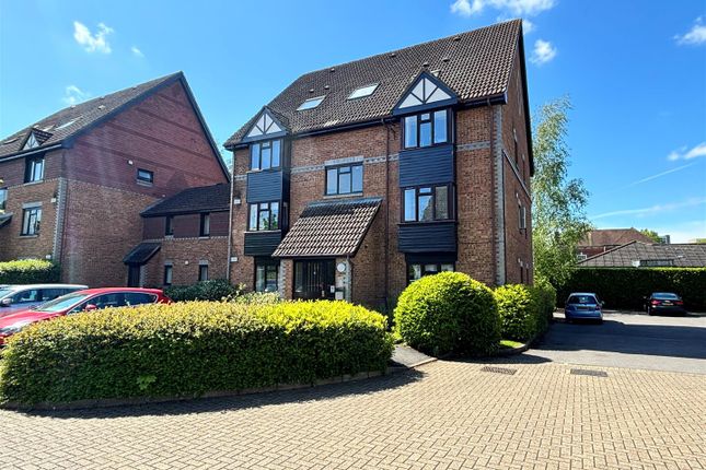 Studio for sale in Tintagel Way, Woking