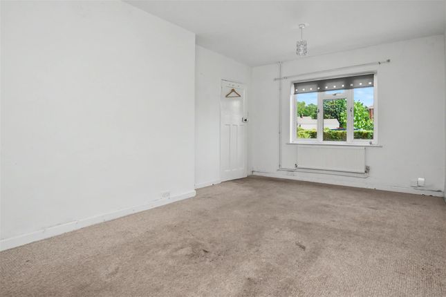 6, Upperfield Grove, Corby photo 4