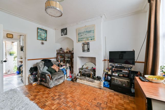 Coteford Street, Tooting photo 4