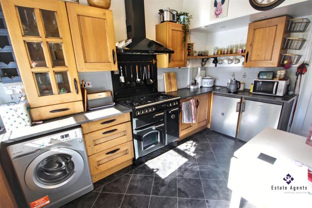 26, Norton Lees Crescent, Sheffield photo 4