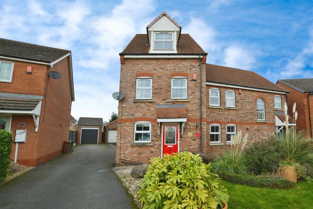 Town house for sale in Sanderling Way, Scunthorpe