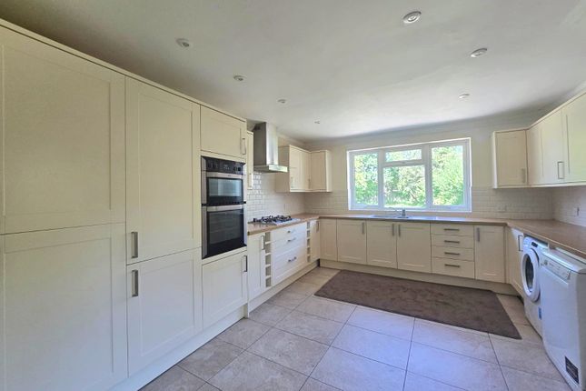 42, Wood Street, Ash Vale photo 5