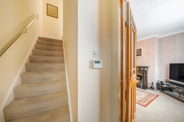 98 Rushton Avenue,, Garston, Watford photo 4