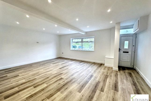 4 Brynteg Crescent, Tredegar photo 2
