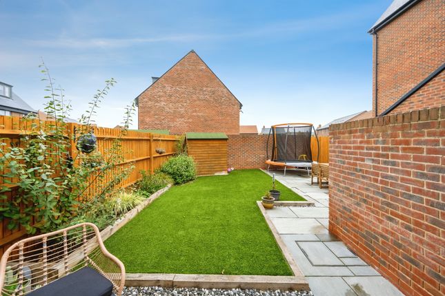 58, Kempster Way, Aylesbury photo 4
