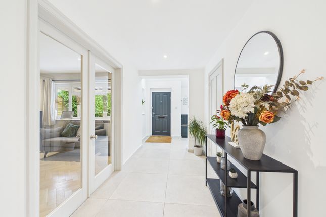 4, Forestfield, Horsham photo 3