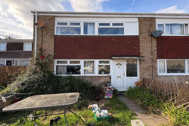 3-bed semi-detached on 18, Ross Way, Luton, £225,000