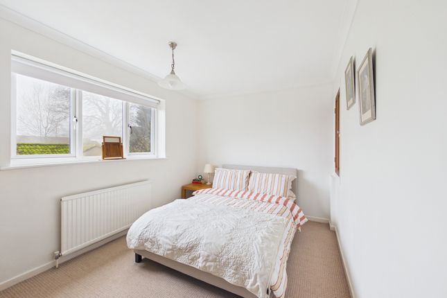 51 Littlewood, High Wycombe photo 5