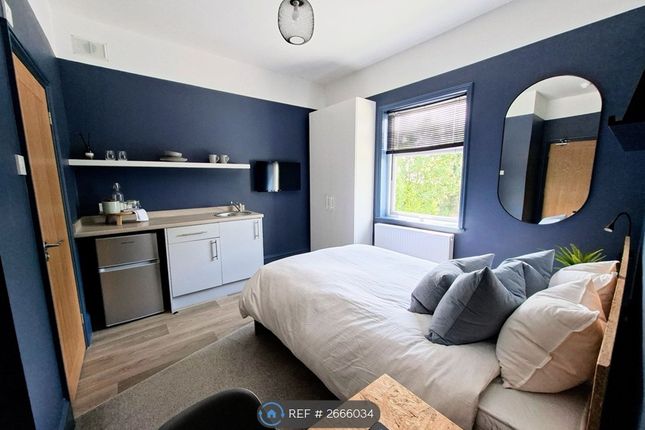 Room 3 - Ensuite + Kitchenette