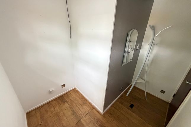 6, Chaldon Close, Wolverhampton photo 5