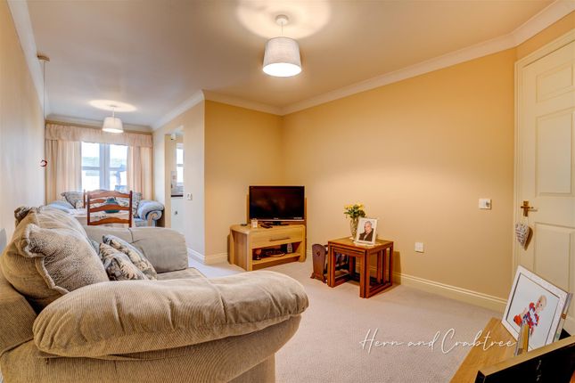 Flat for sale in Latteys Close, Heath, Cardiff