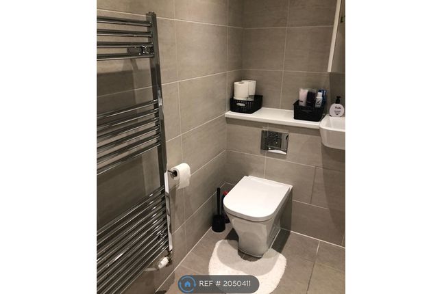 Thumbnail Flat to rent in Valley House, London