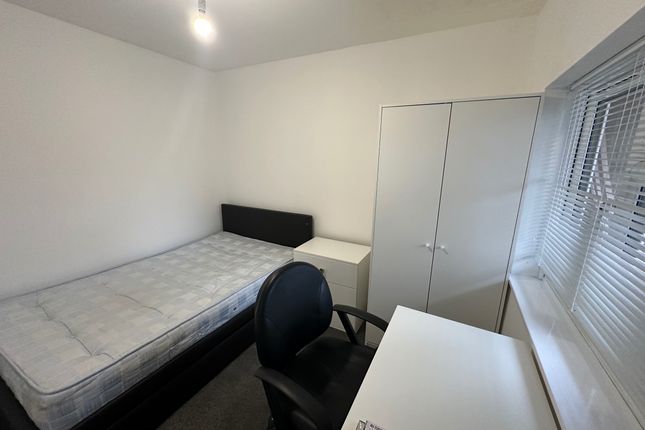 Thumbnail Room to rent in St. Fabians Drive, Chelmsford