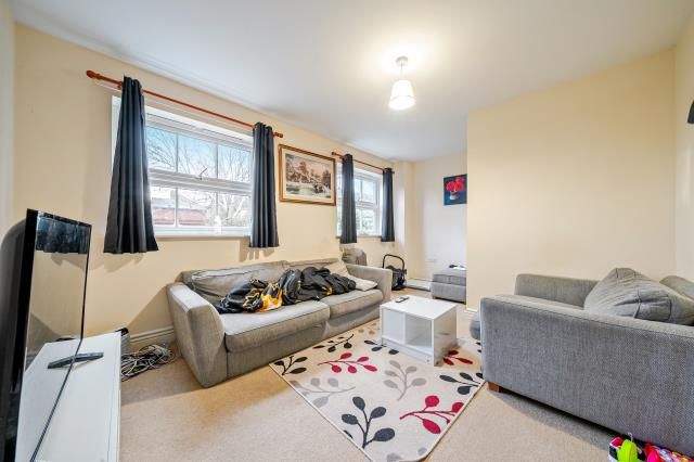 Flat 5 Horton Court,, Ruskin Road, Oxfordshire photo 4