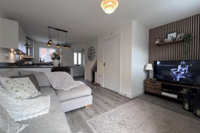 95, Hexham Street, Towcester photo 3