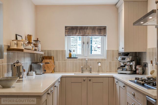 23, Abbey Walk South, West Yorkshire photo 3