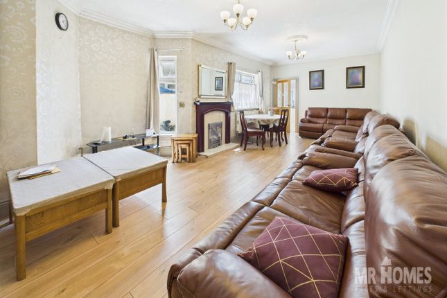 30, Neville Street, Cardiff photo 3