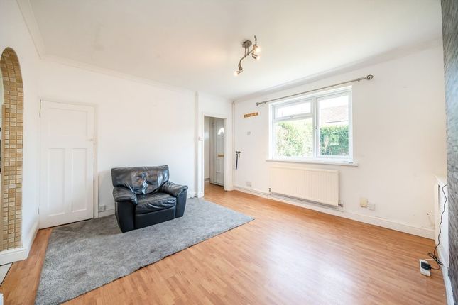 55, Morris Road, Isleworth photo 3