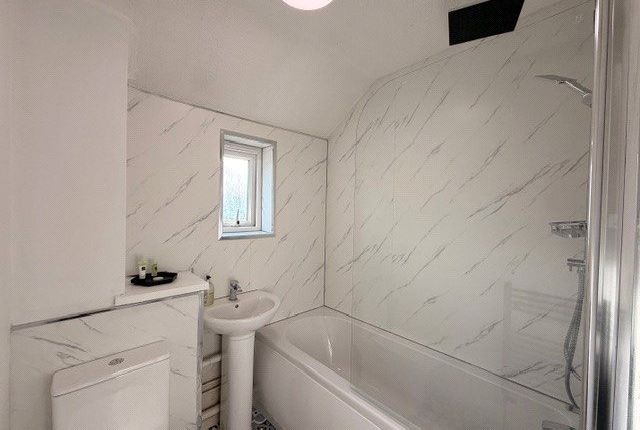 15, Bowlingfield, Preston photo 4
