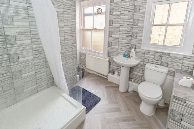 16, Ashleigh Road, Leicester photo 4
