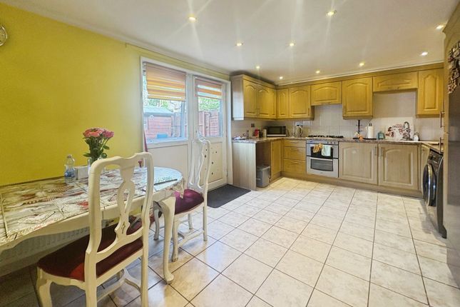 30, Ivybridge, Lancashire photo 4